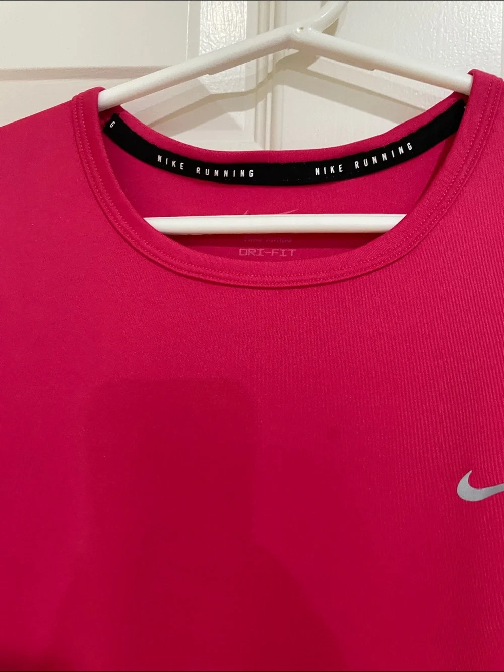 Nike Women's Tempo Dri Fit Short-Sleeve running top Medium- rush pink